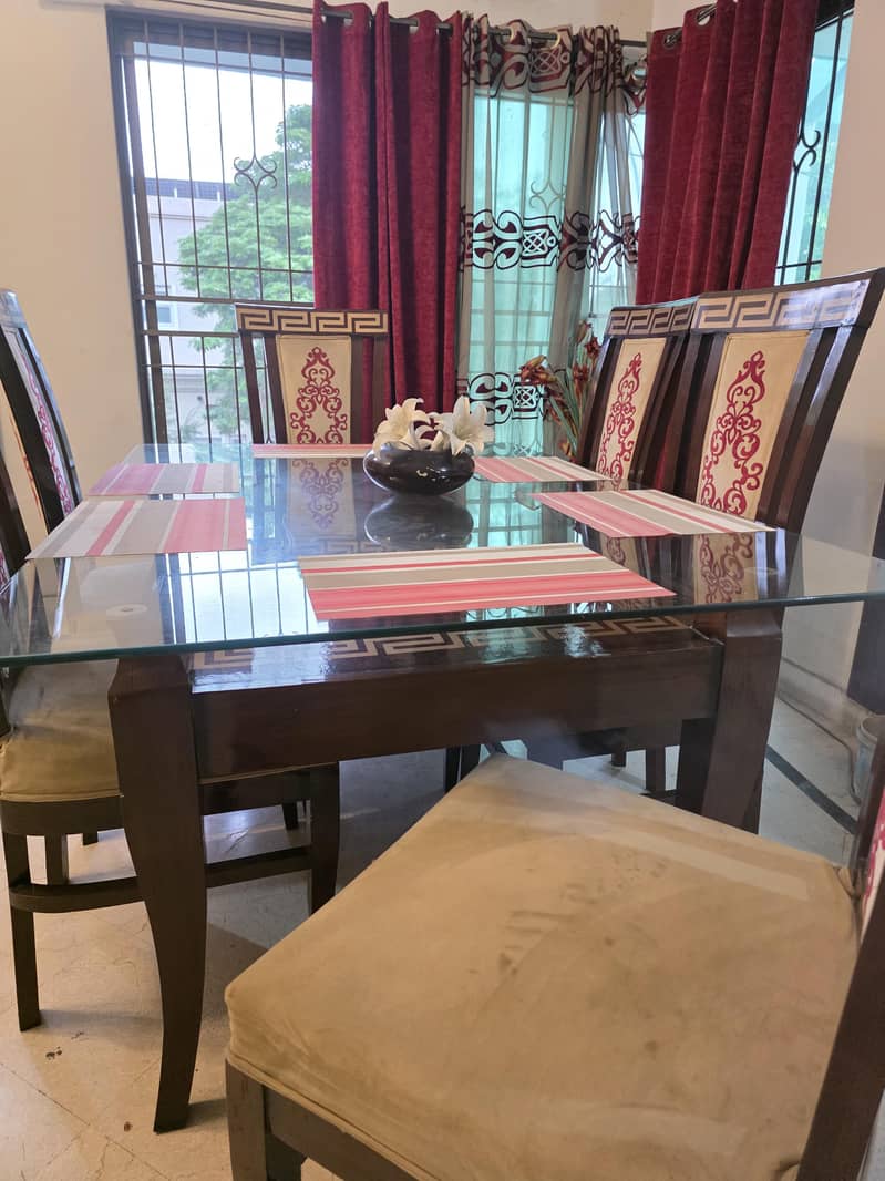 6 men elegant dining table 2