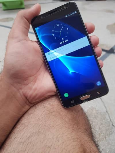 Samsung Mobile J7