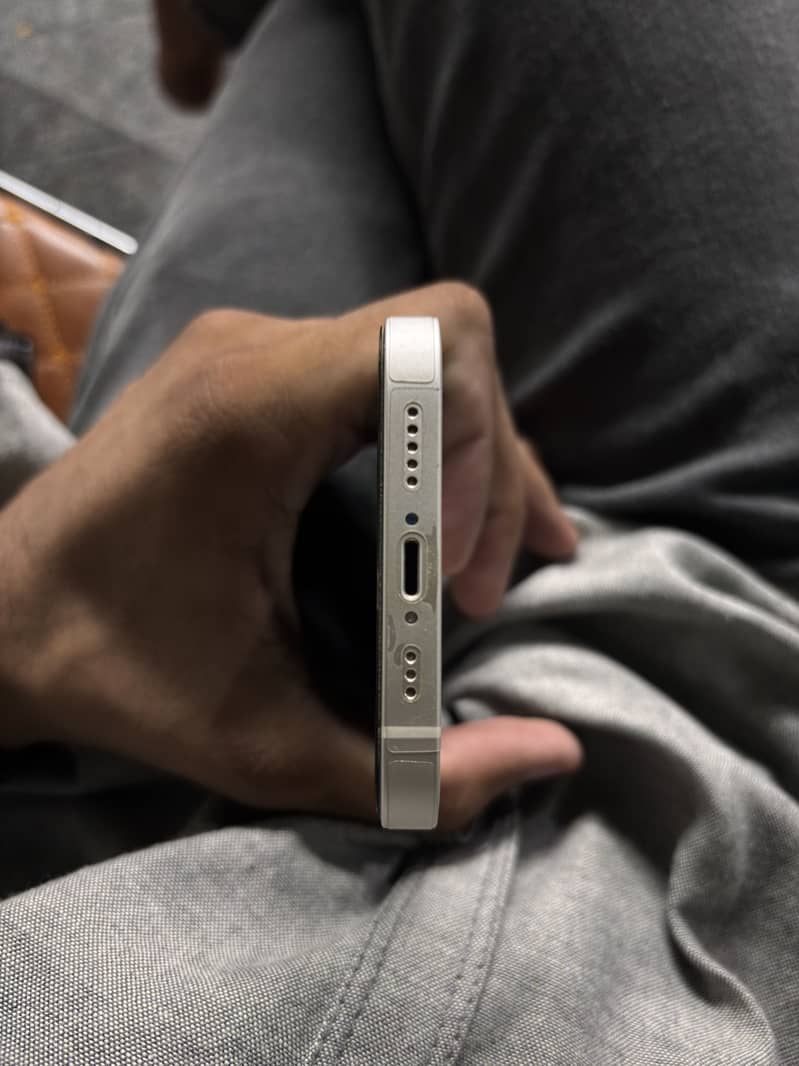 Apple iPhone 13 7