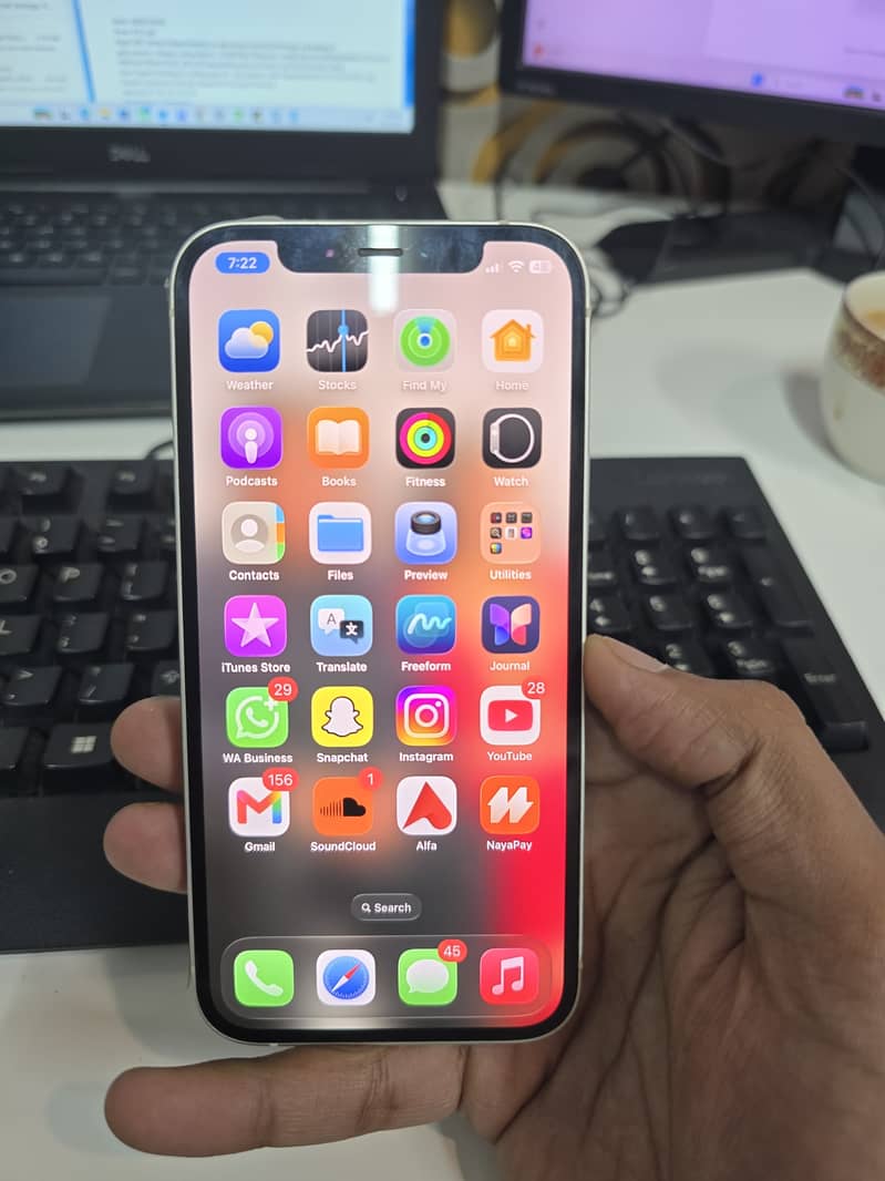 Apple iPhone 12 3