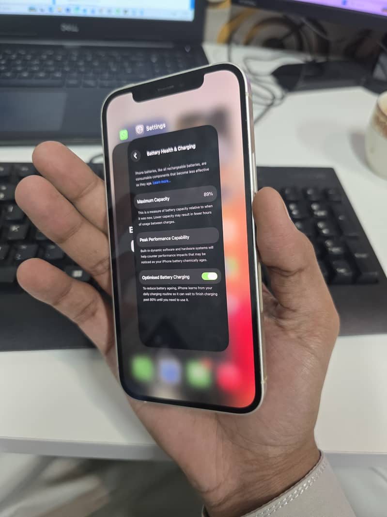 Apple iPhone 12 4