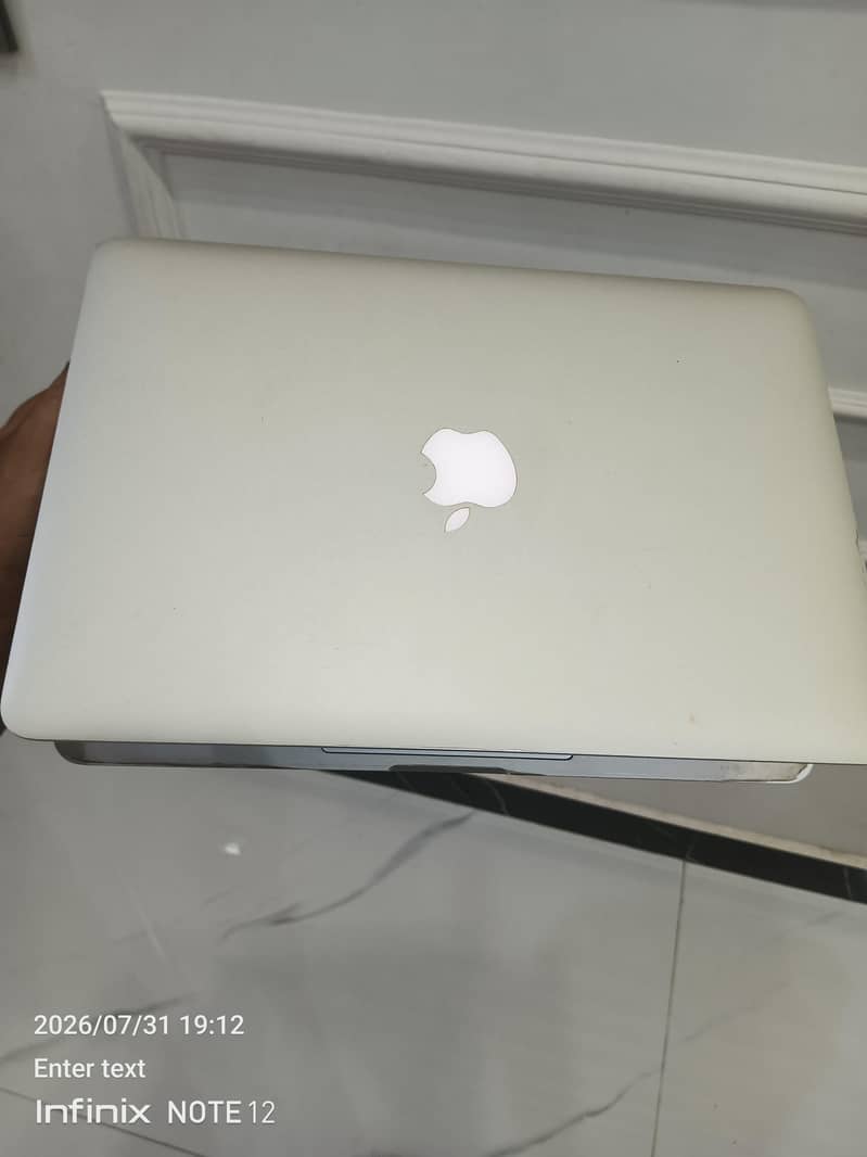 MacBook Pro 2015 Scratchless Condition 3