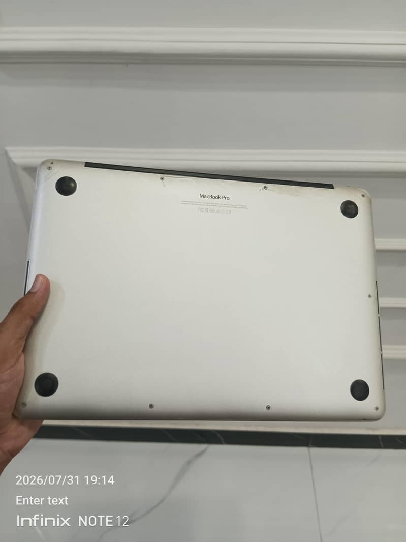 MacBook Pro 2015 Scratchless Condition 8