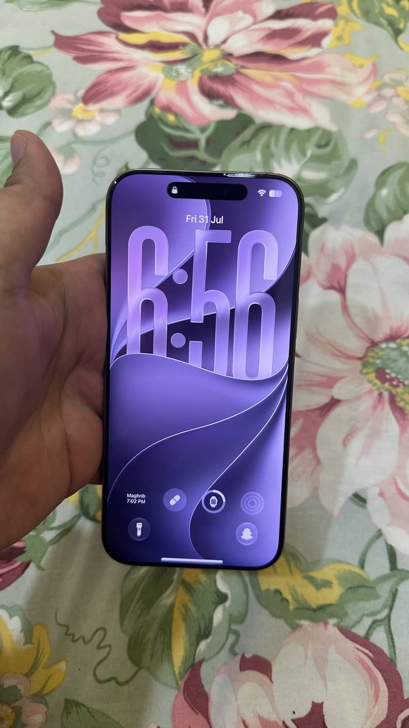 Apple iPhone 16 Pro Max 5