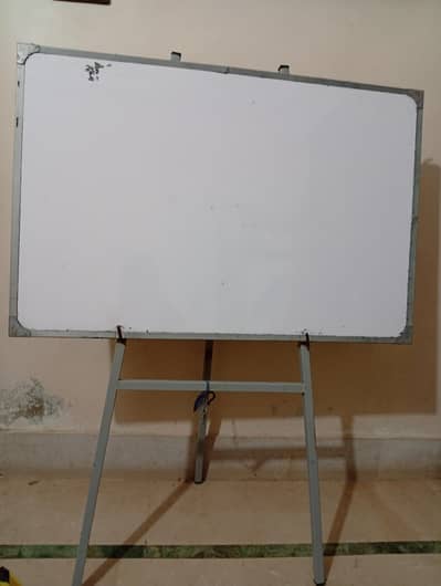 2x3 White board with metallic foldable stand, 10/10 condition
