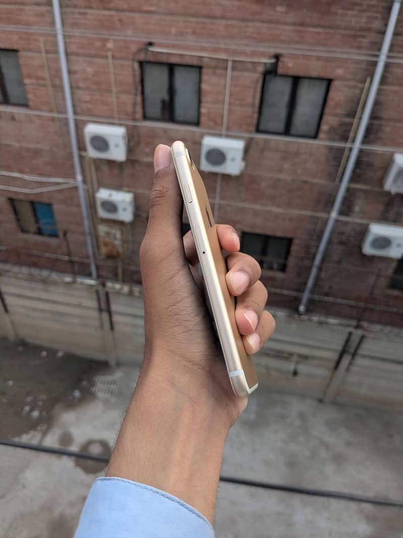 Apple iPhone 7 2