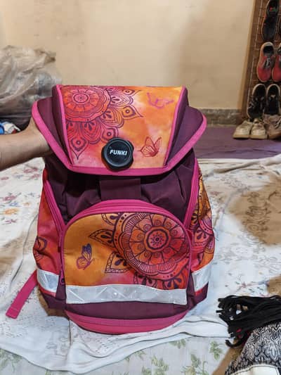 school bag imported magnet round open