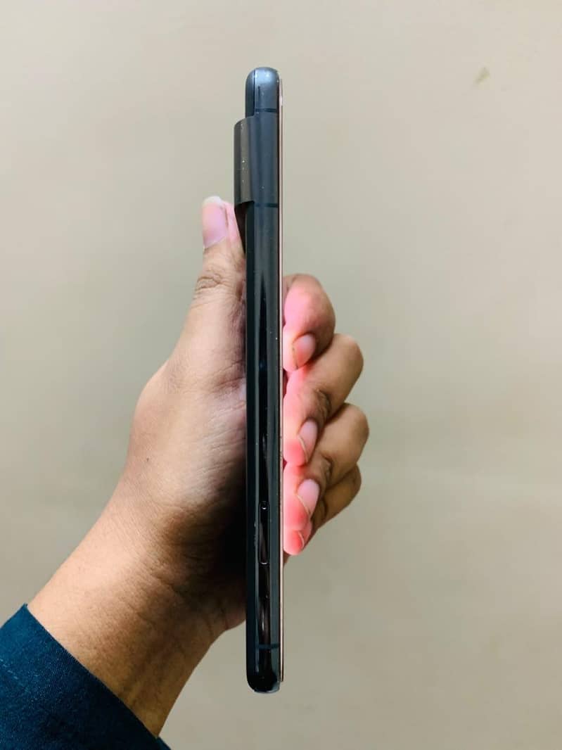 Google Pixel 8 Pro 2