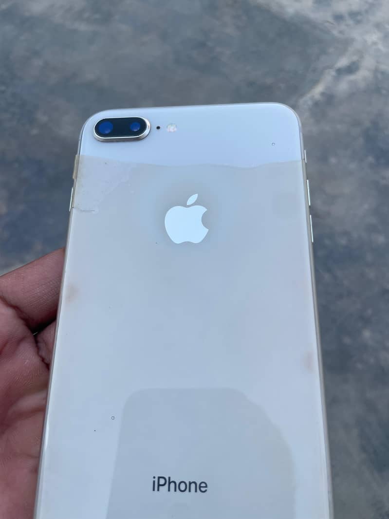 1Apple iPhone 8 Plus 5