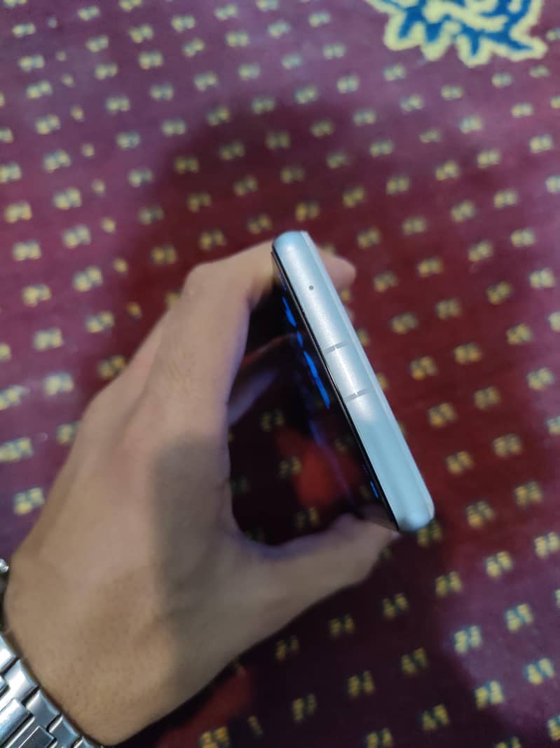 Google Pixel 7a 5