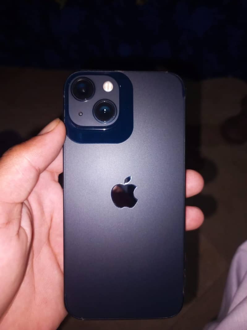 Apple iPhone 13 4