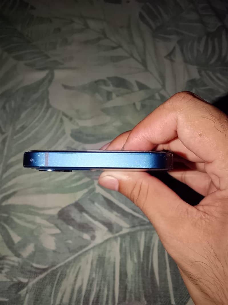 Apple iPhone 12 0
