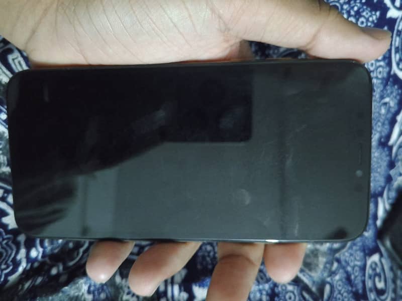 Apple iPhone XS 4