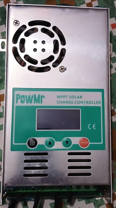MPPT SOLAR CHARGE CONTROLLER