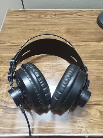 Premium High Definition Studio Headphones 10/10 Condition PreSonus HD7