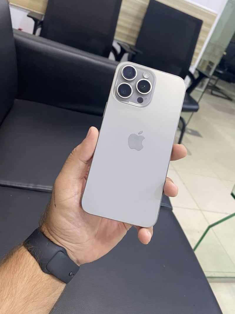 Apple iPhone 15 plus 0