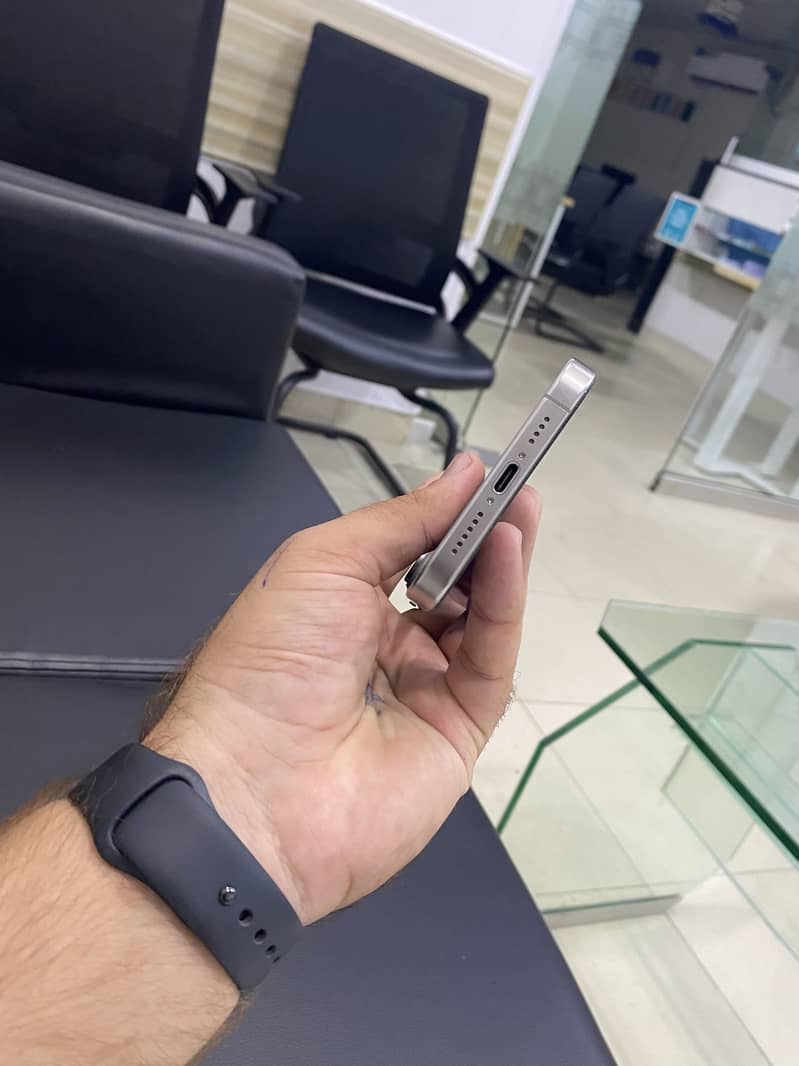Apple iPhone 15 plus 4