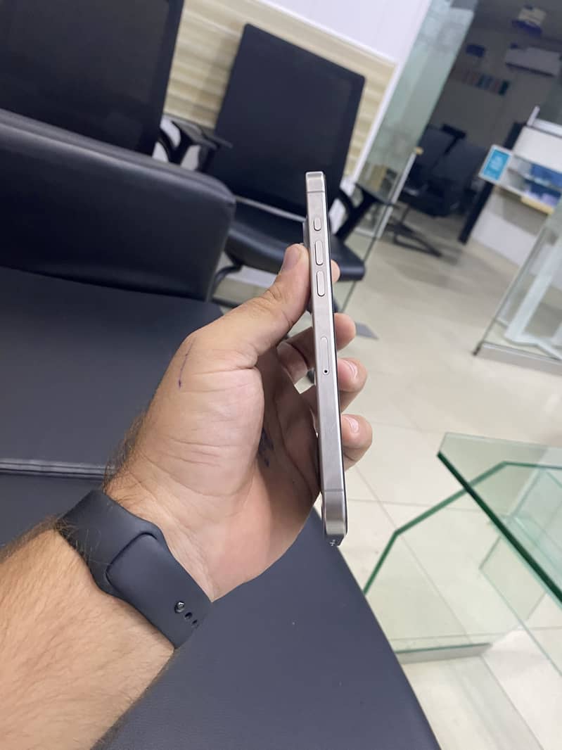 Apple iPhone 15 plus 7