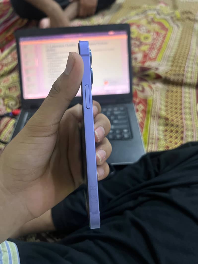 Apple iPhone 12 1