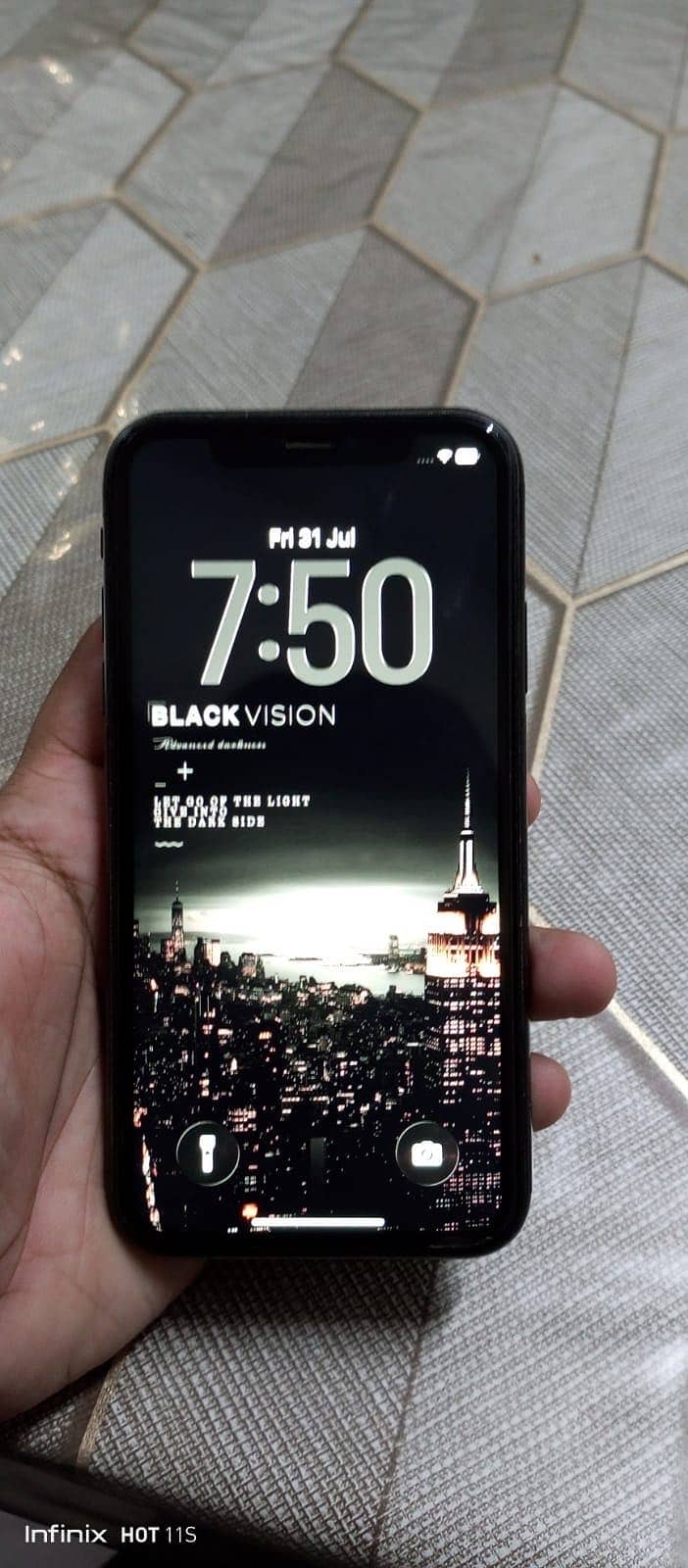 Apple iPhone 11 3