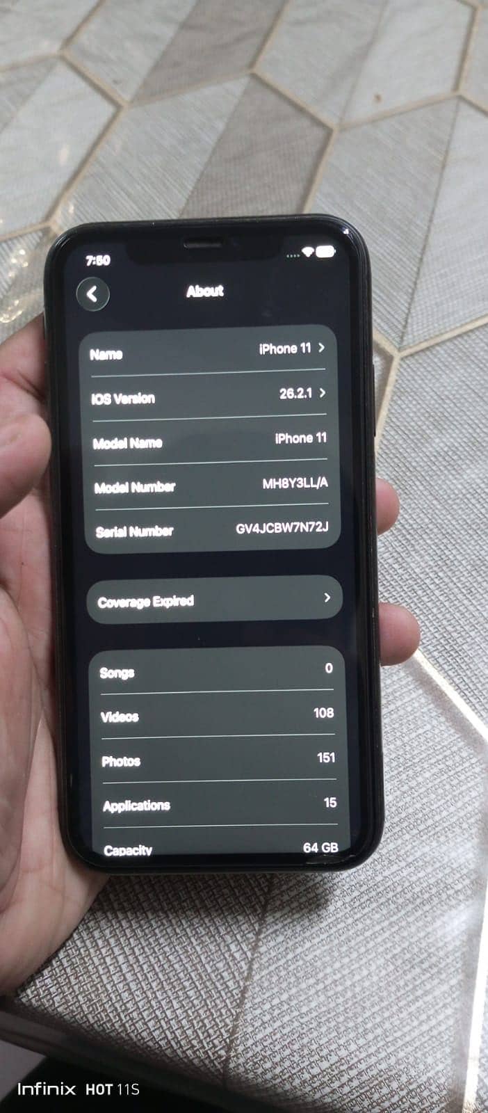 Apple iPhone 11 4