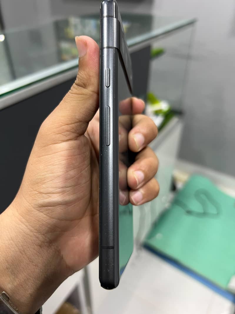 Google Pixel 7a 2