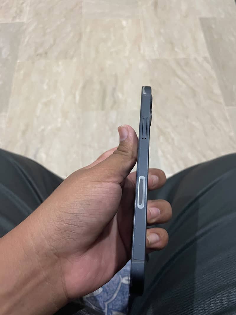 Apple iPhone 12 1