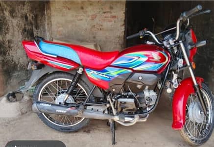 honda prider.      condition 10 by  9. model 2025