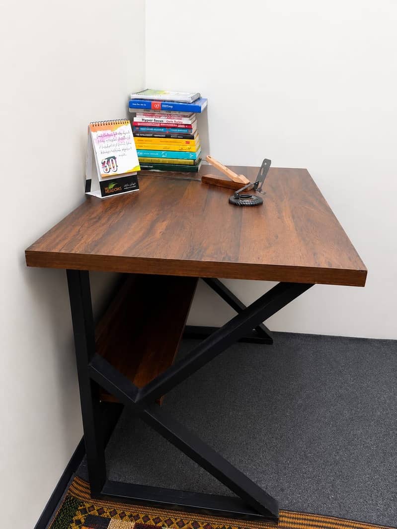 K shape working table, 9/10 condition 3ft X 2ft 2