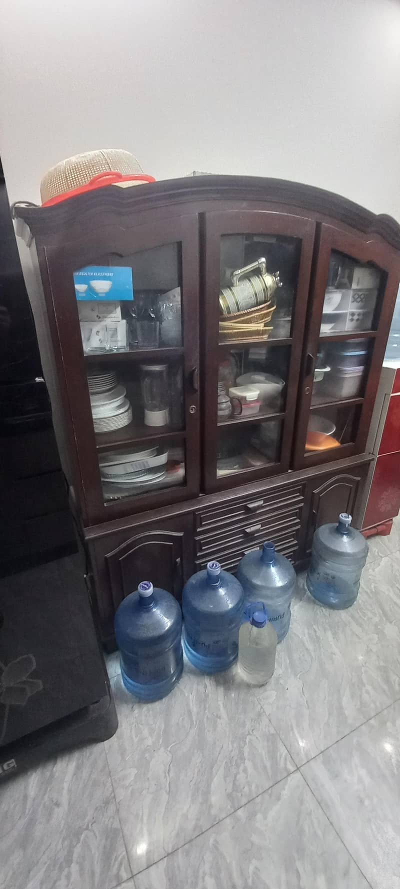kitchen cabinet with solid wood 0