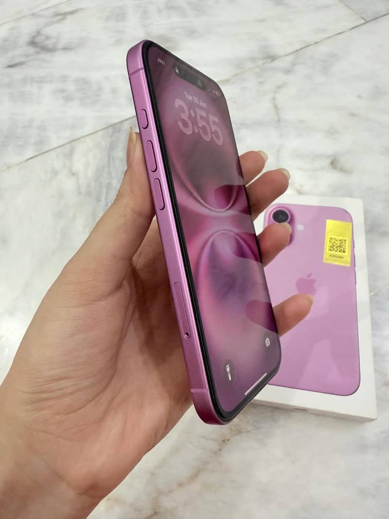 Apple iPhone 16 3
