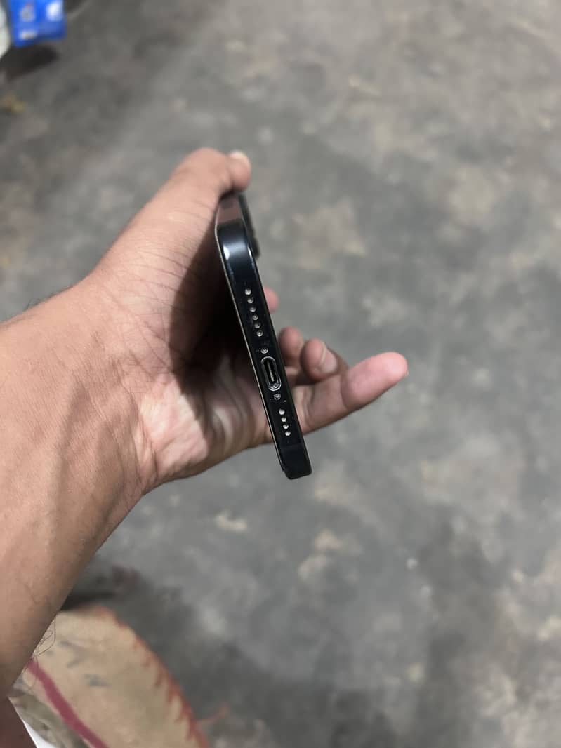 Apple iPhone 15 plus 13