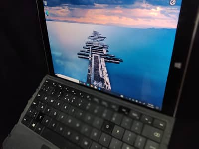 Microsoft surface 3  tablet/laptop. 2 in 1