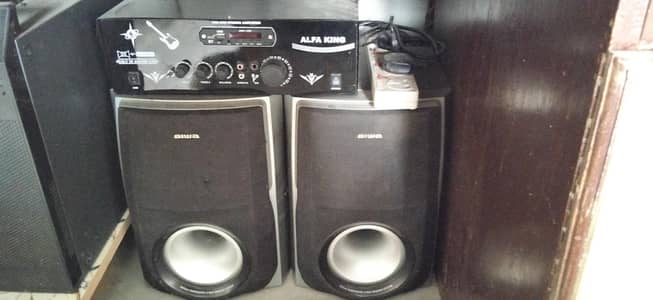 Japani Aiwa speakers built in subwoofer