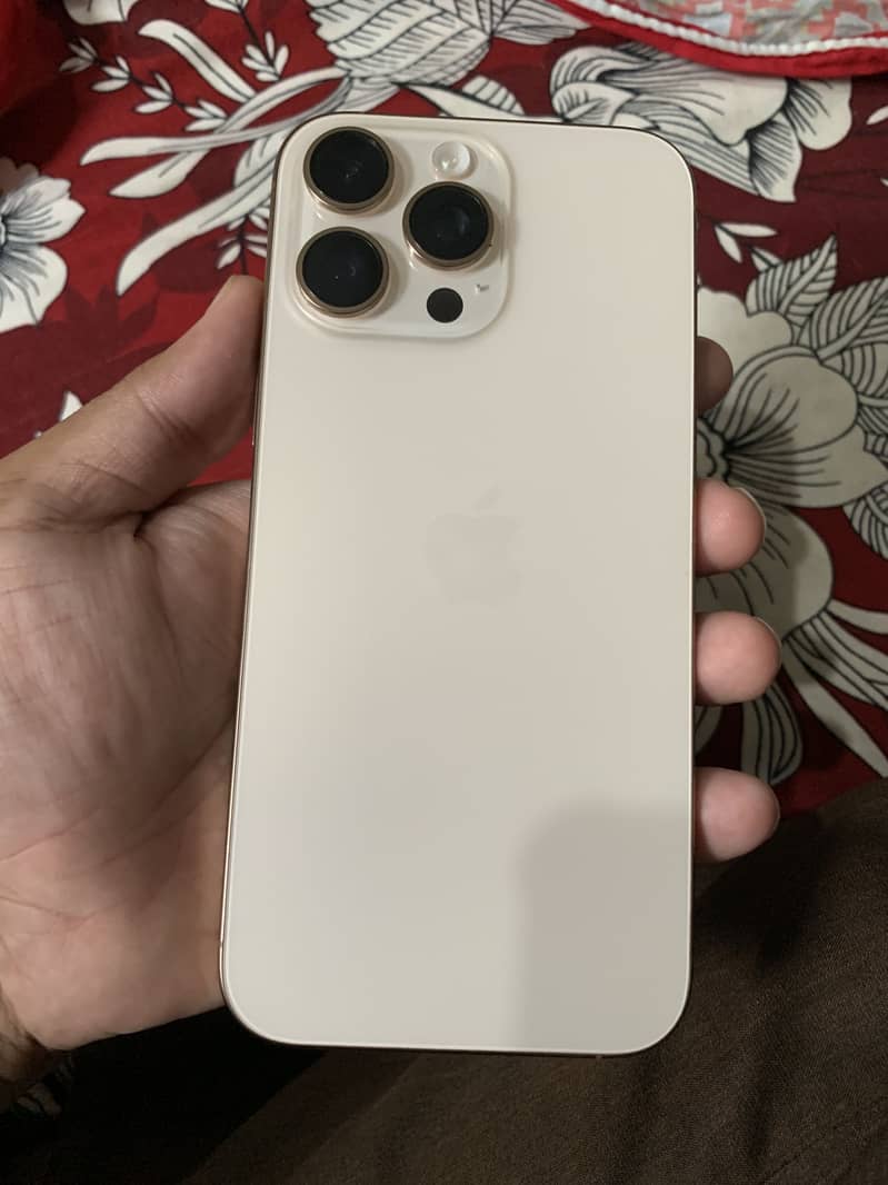 Apple iPhone 16 Pro Max 3