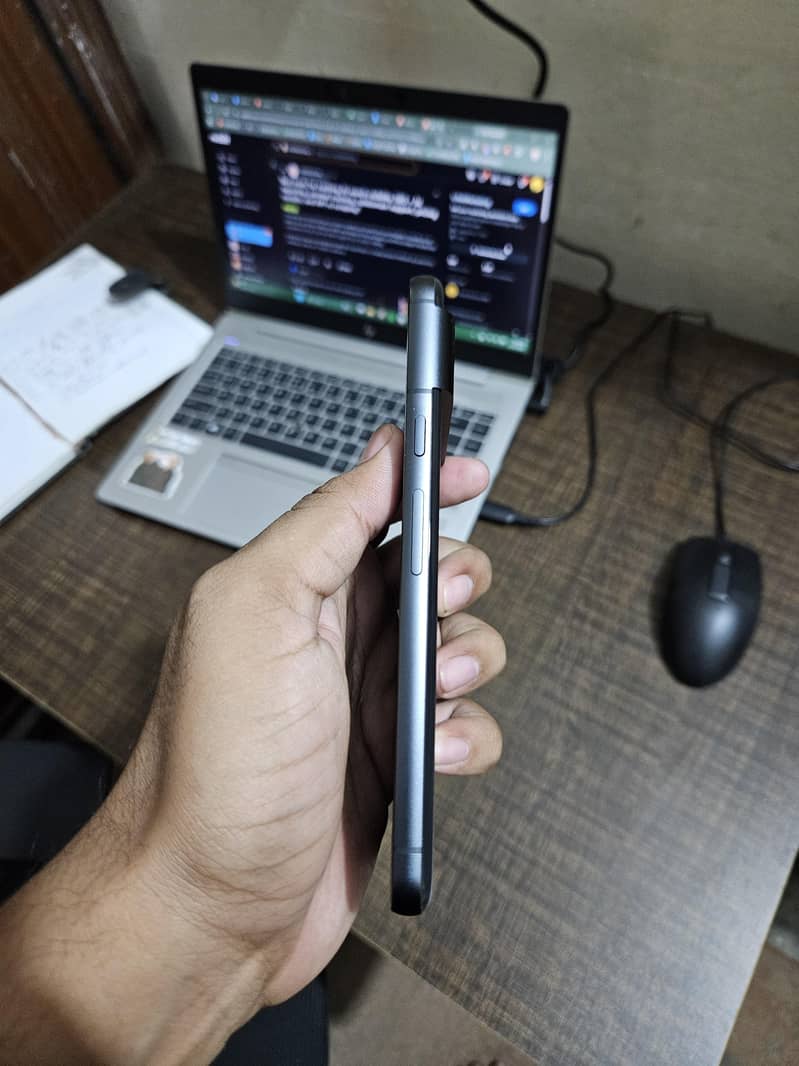 10/10 Google Pixel 8 6