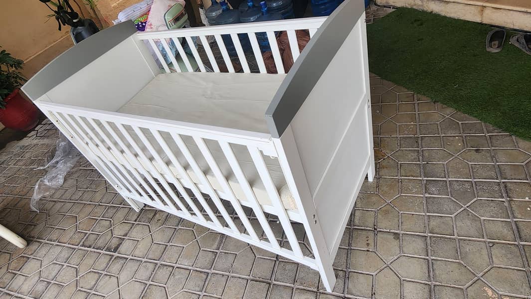 Baby Cot 2