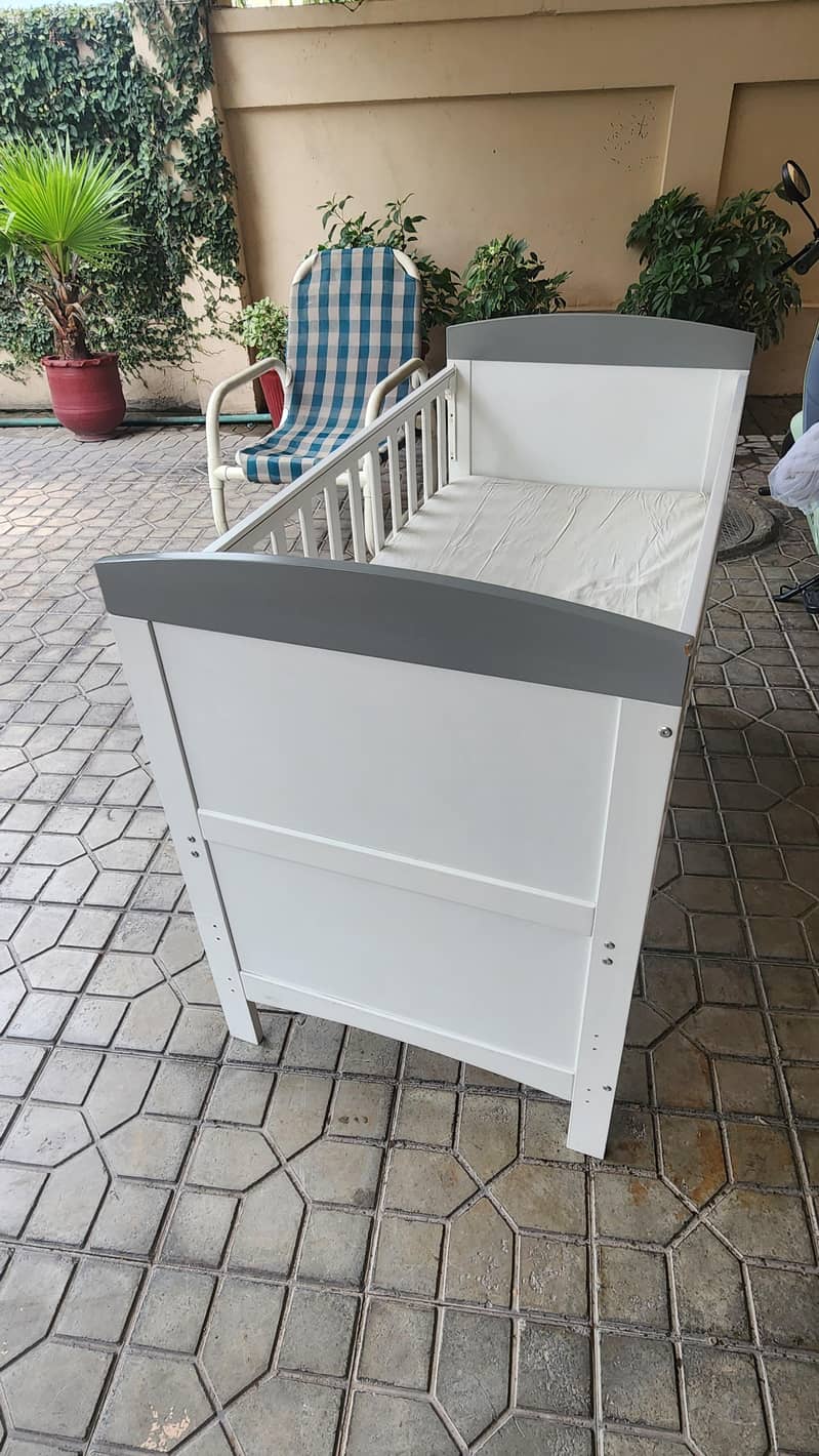 Baby Cot 3