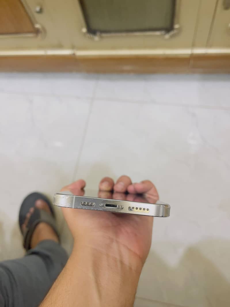 Apple iPhone 14 Pro Max 1