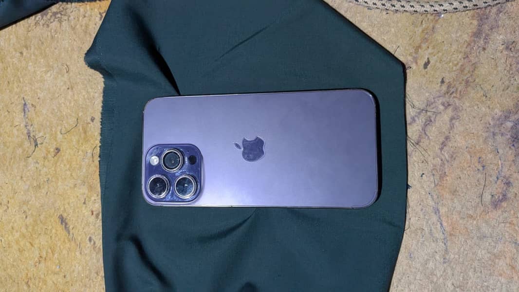 Apple iPhone 14 Pro Max 1
