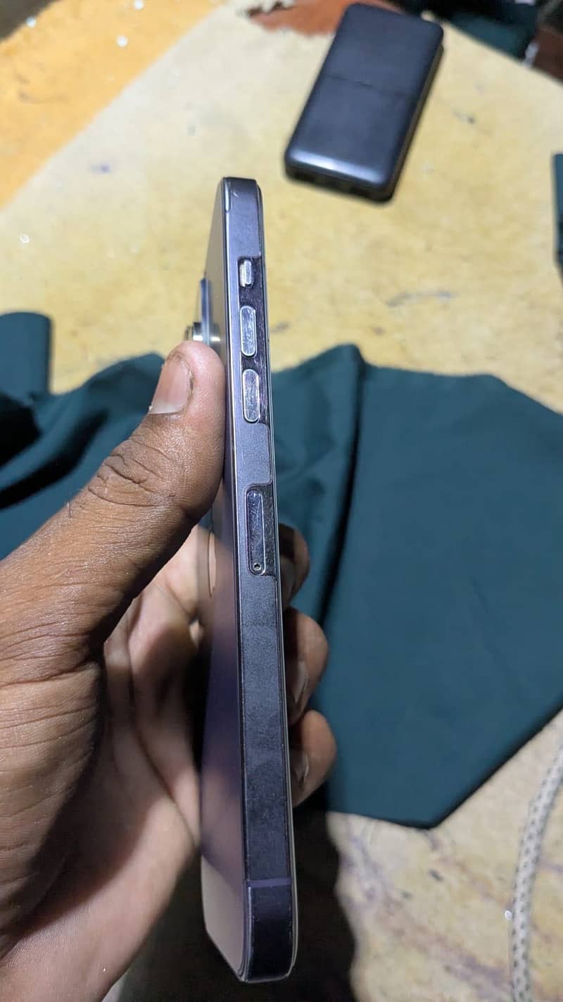 Apple iPhone 14 Pro Max 6