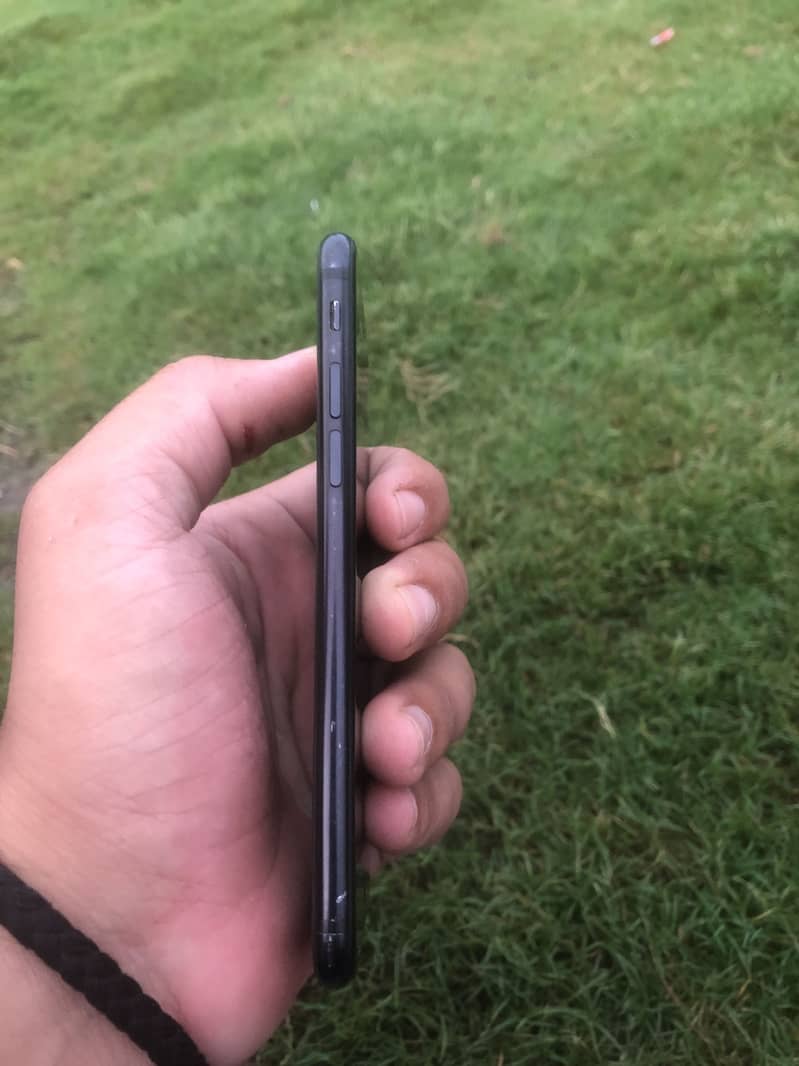 Apple iPhone SE 0