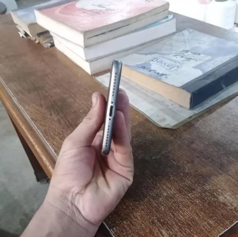 Apple iPhone 8 Plus 5