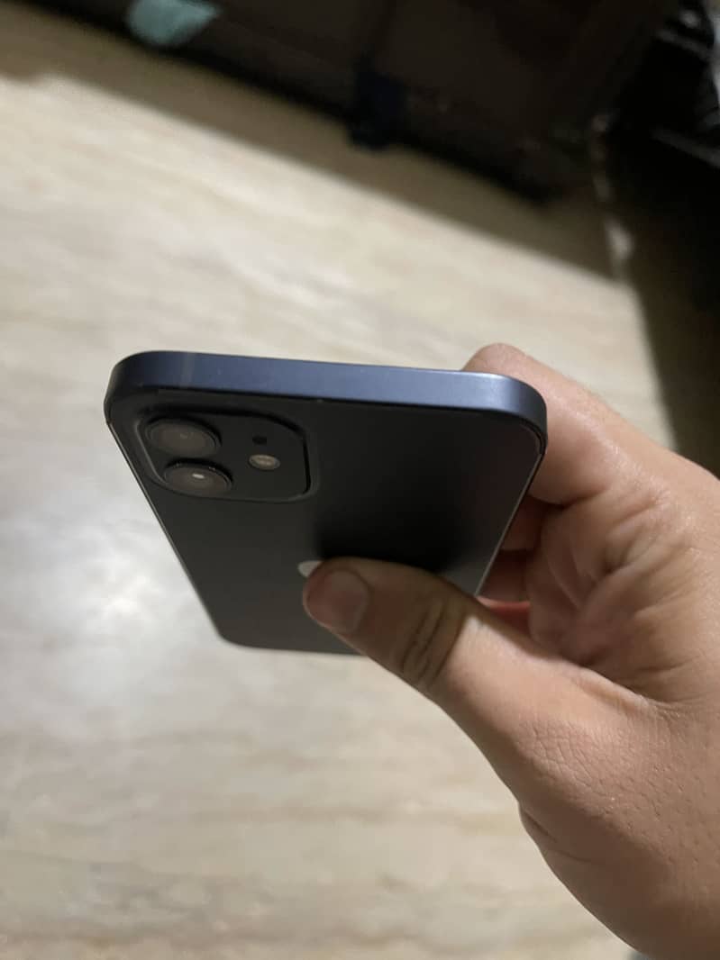 Apple iPhone 12 2