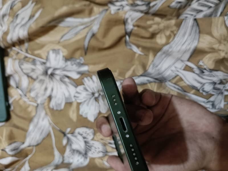 Apple iPhone 13 jv 2
