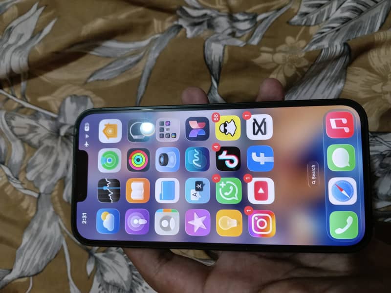Apple iPhone 13 jv 5