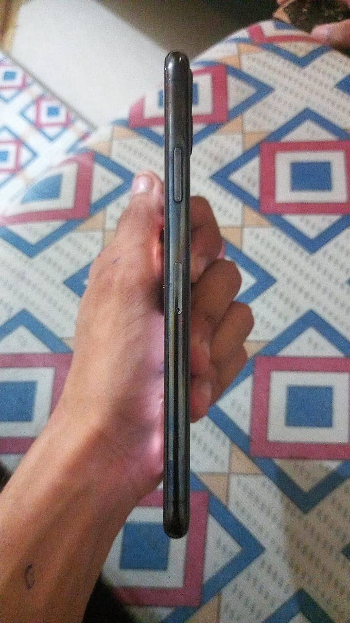 Apple iPhone 11 Pro Max 2