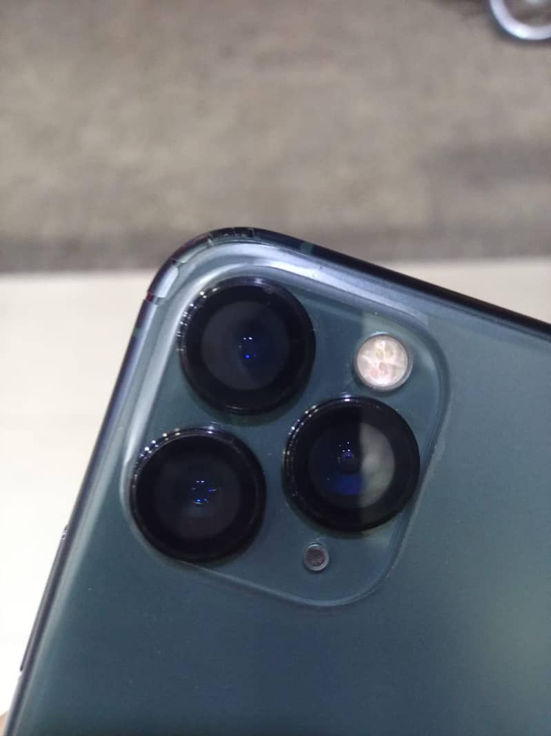 Apple iPhone 11 Pro 3