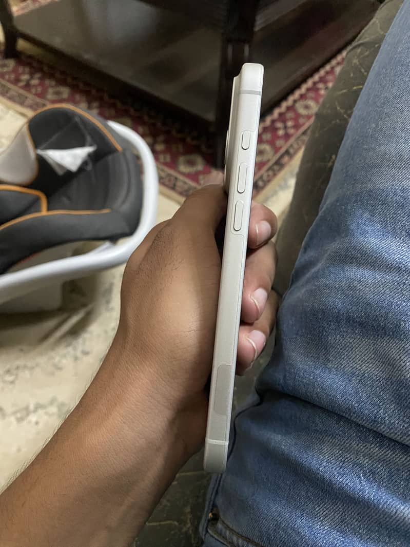 Apple iPhone 17 Pro Max 4