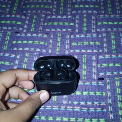 earbuds